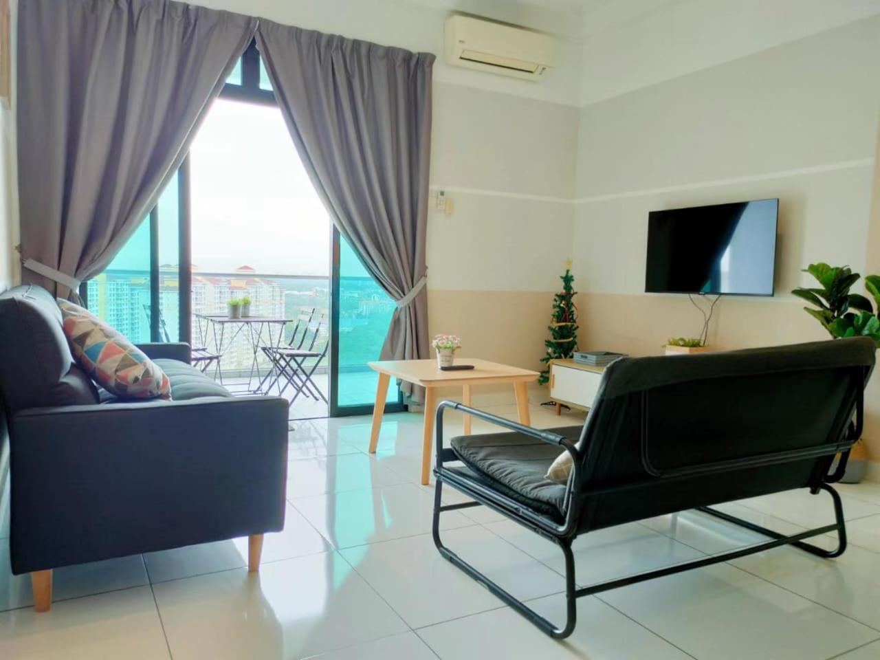 Beautiful Sunset Beside Paradigm Mall 14 Pax Apartemen Johor Bahru