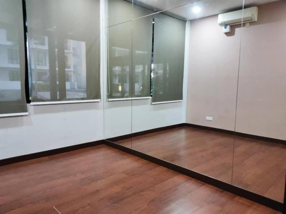 Apartemen Beautiful Sunset Beside Paradigm Mall 14 Pax Johor Bahru