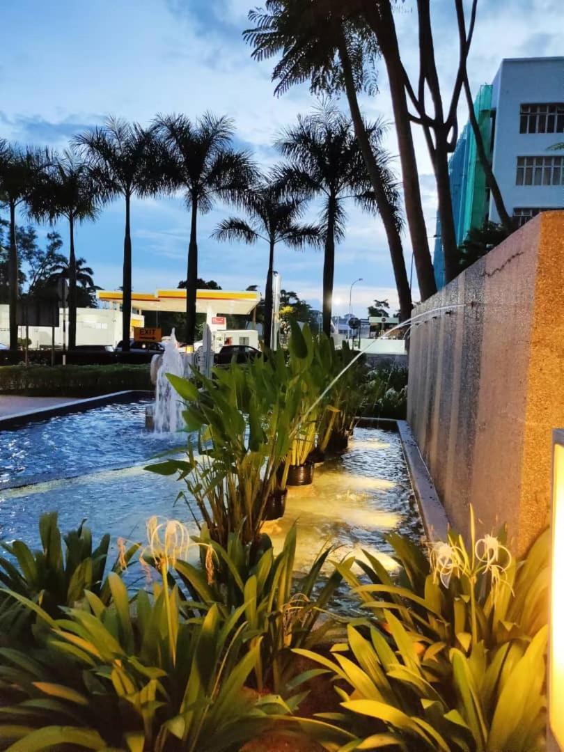 Pangsapuri Beautiful Sunset Beside Paradigm Mall 14 Pax *